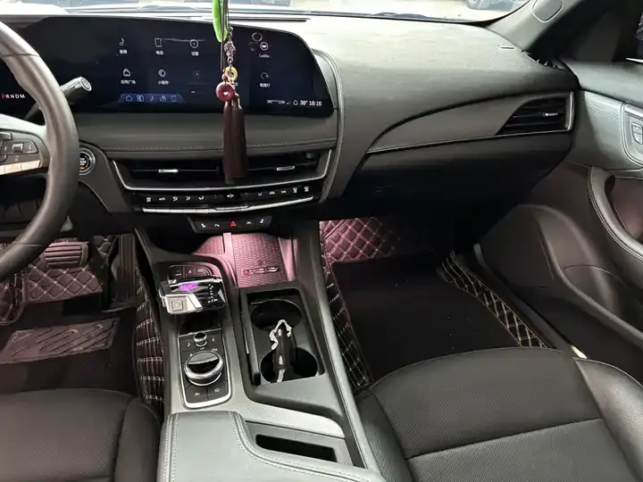 Cadillac CT5 2024 28T Luxury Pro 10