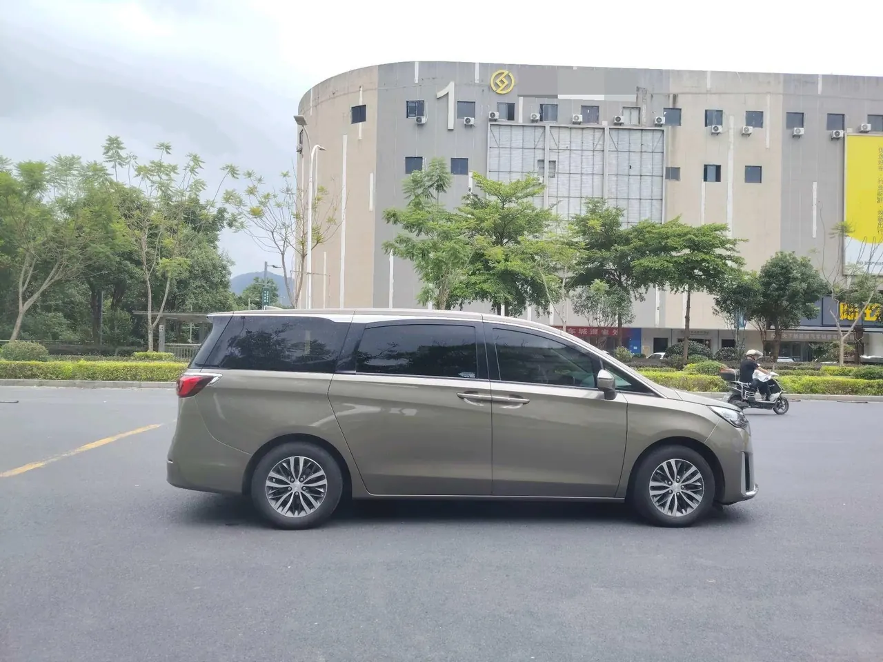 Buick 2021 GL8 ES Lu Zun 2.0T 653T Smart Luxury Automatic Gear 4