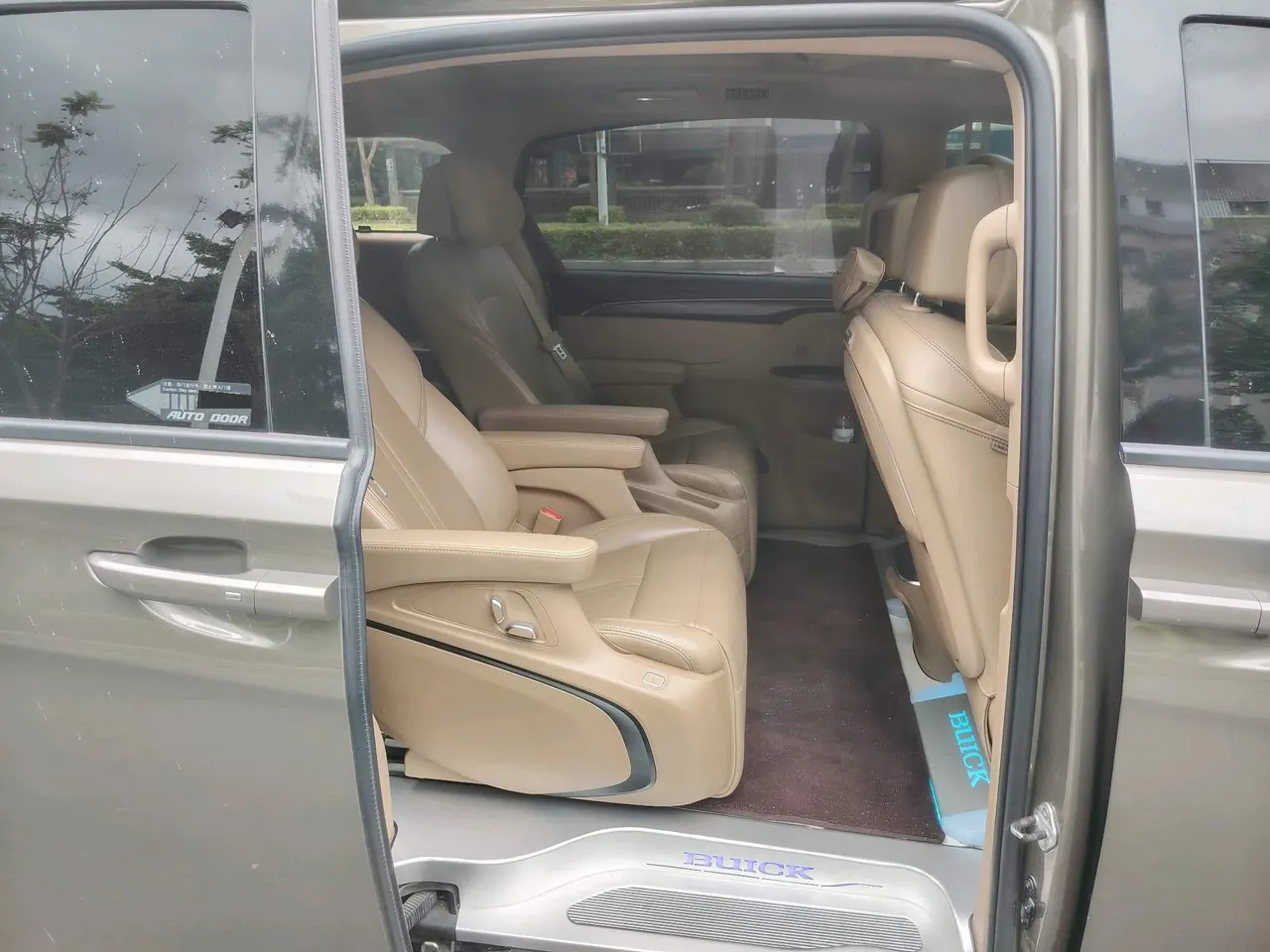 Buick 2021 GL8 ES Lu Zun 2.0T 653T Smart Luxury Automatic Gear 6