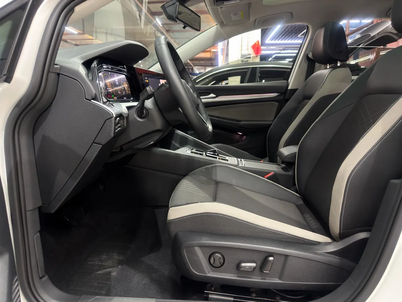 Volkswagen 2021 Golf 8 PRO 1.4TSI 280TSI Automatic 9