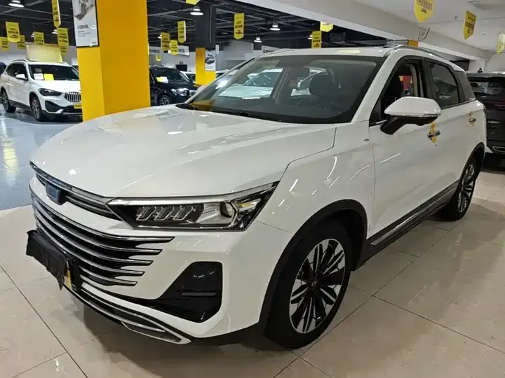 Bestune T77 2023 1.5T Auto Luxury Model 2