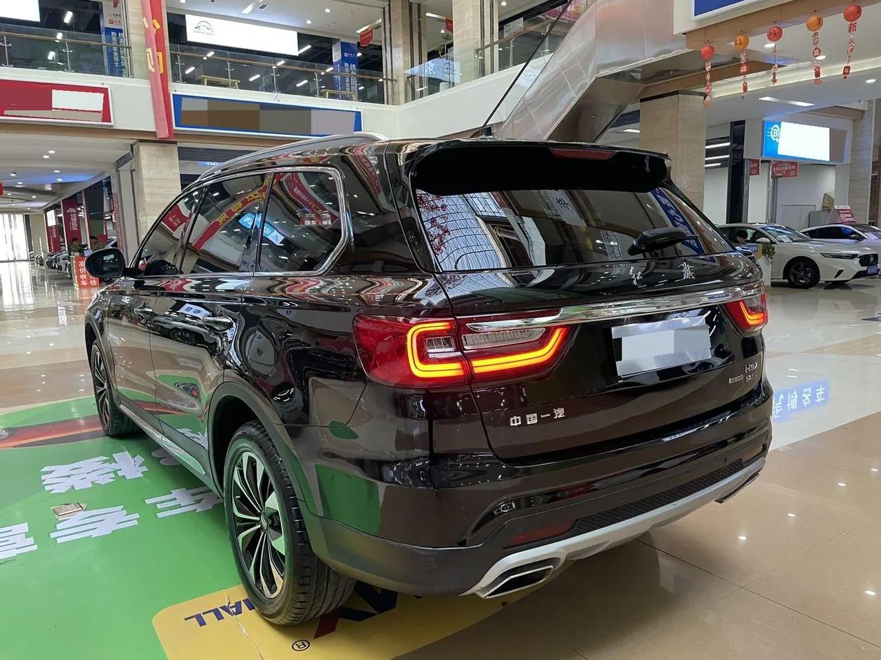 HongQi 2022 HS7 3.0T 4-wheel drive smart flag-sharing version 5-seat automatic gear 4