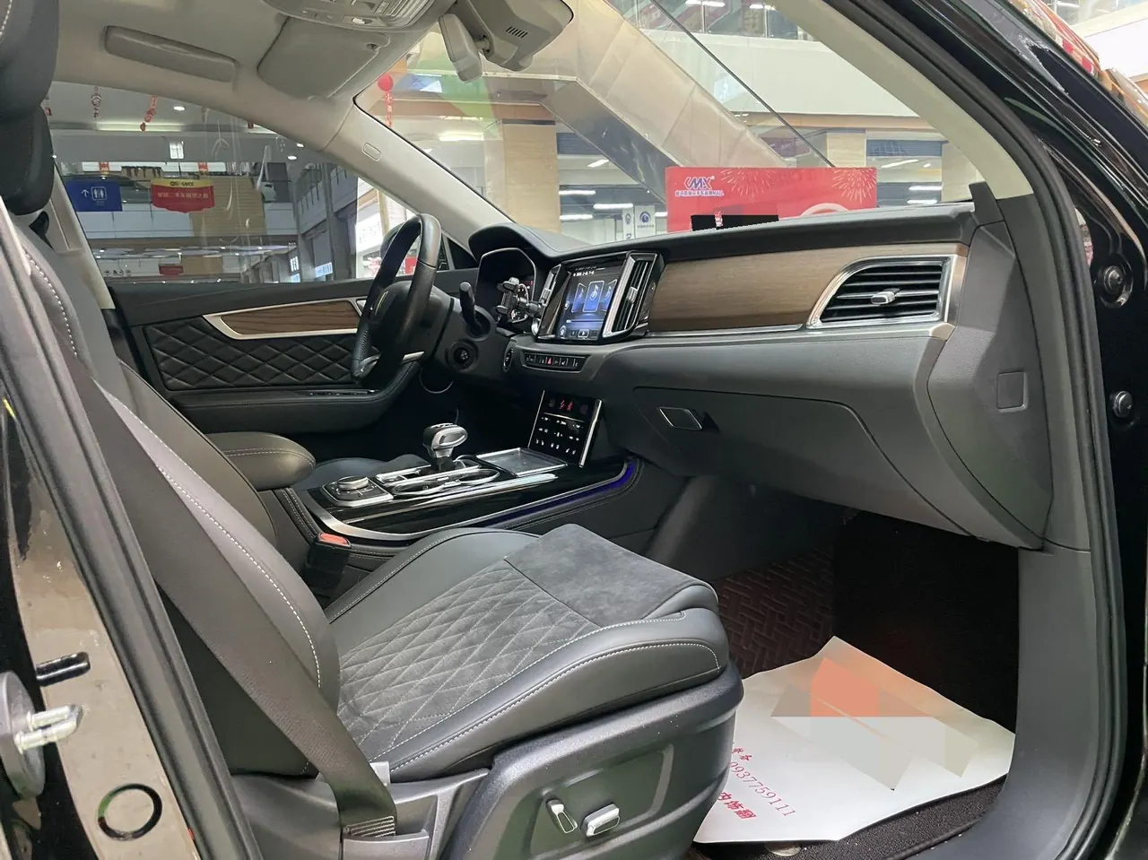 HongQi 2022 HS7 3.0T 4-wheel drive smart flag-sharing version 5-seat automatic gear 5