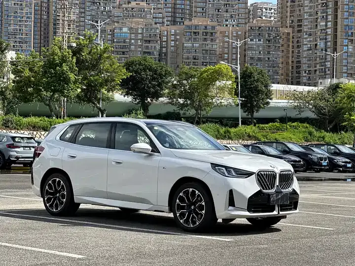 BMW X3 2025 xDrive30L exclusive M sports obsidian night suit 5