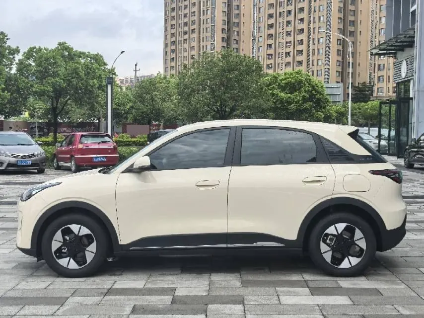 Geely 2025 Star Wish UP 410km Discovery Edition Automatic Gear 3