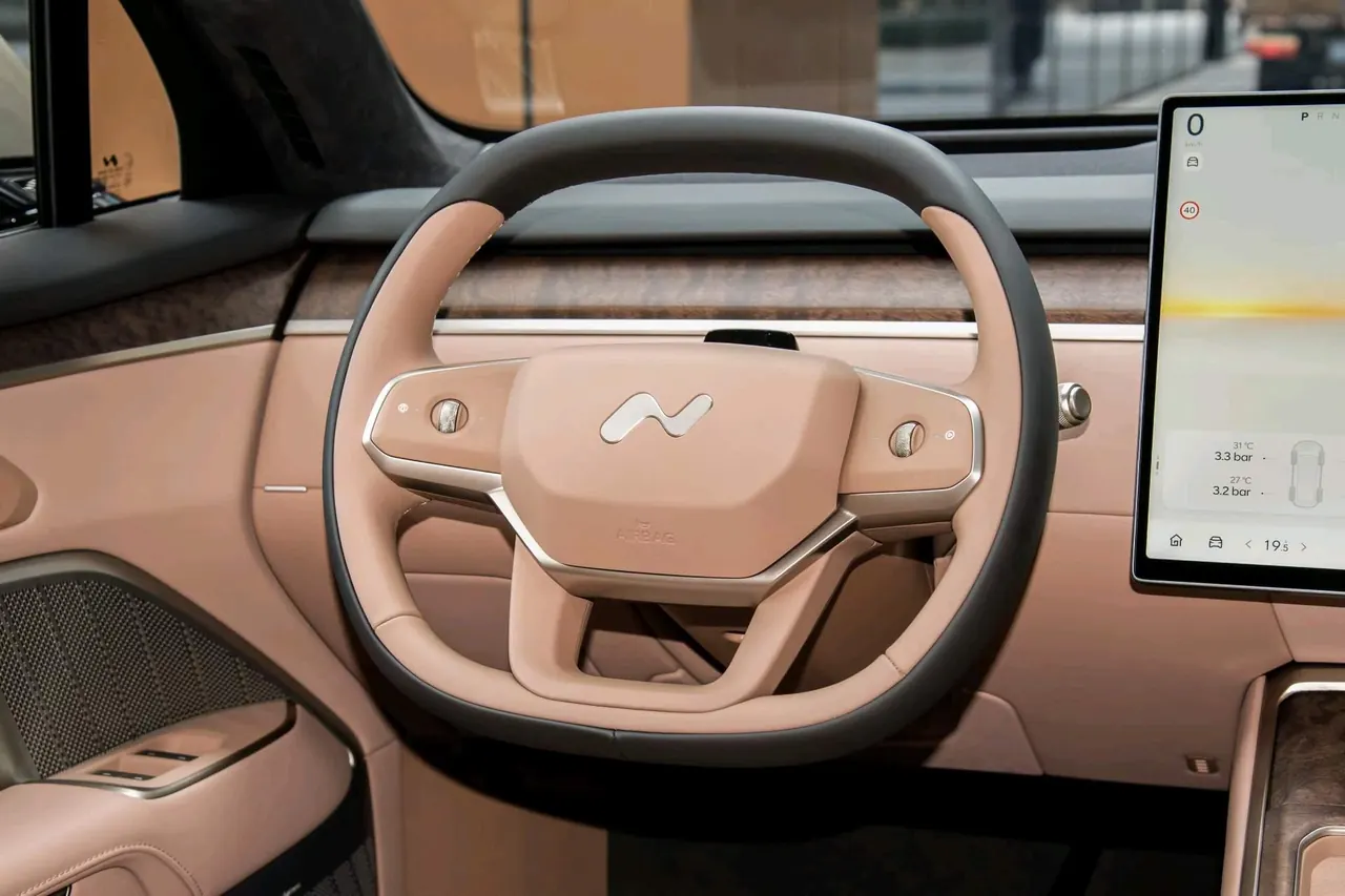 ONVO 2026 L90 Ultra six-seat automatic gear 6