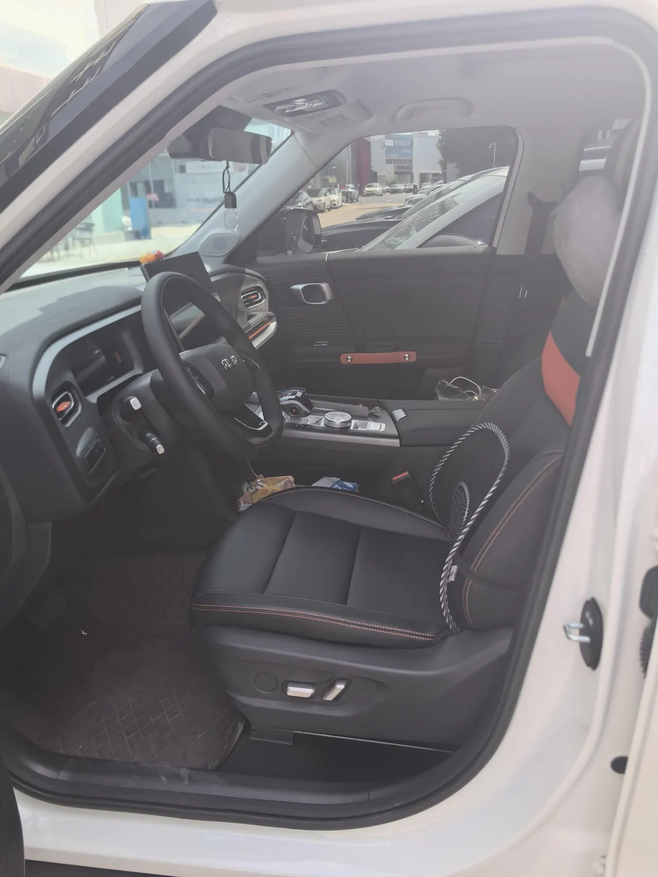 Beijing 2026 BJ30 1.5T Traveler Two-Drive Advanced Edition Automatic Gear 2