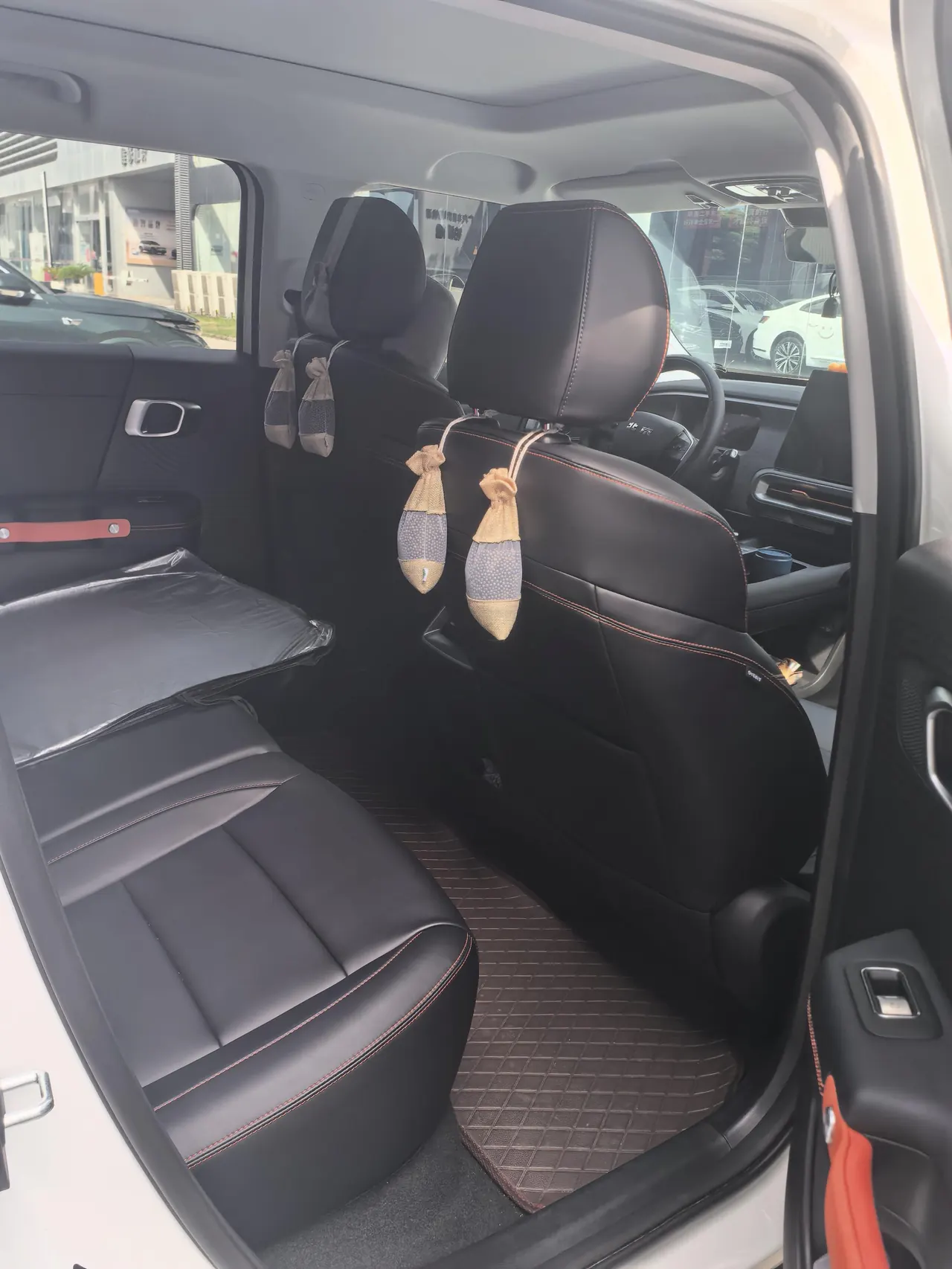 Beijing 2026 BJ30 1.5T Traveler Two-Drive Advanced Edition Automatic Gear 4