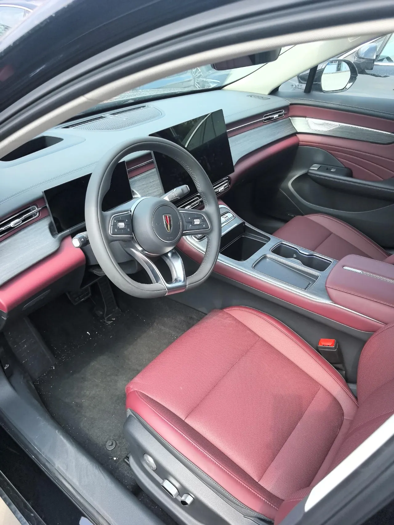 HongQi 2026 H5 2.0T Flag Collar Pro Edition Automatic Gear 2