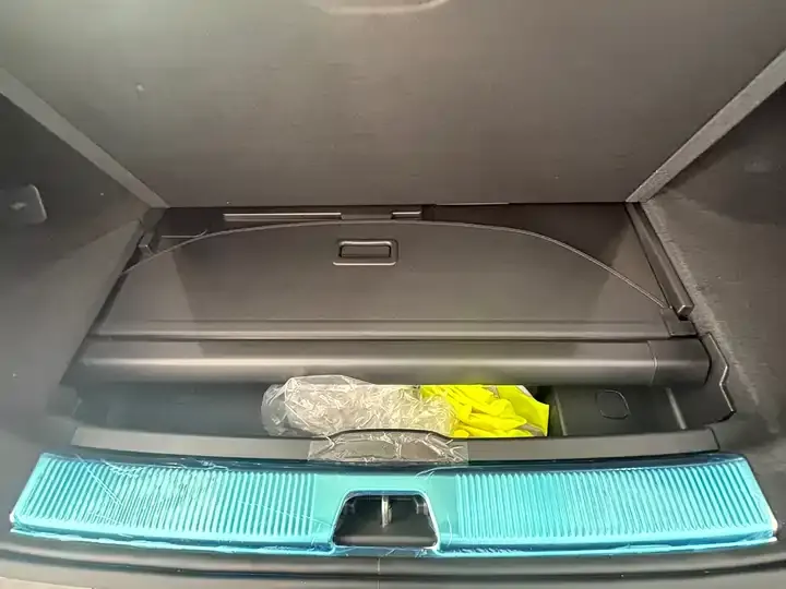 Volvo XC70 plug-in hybrid 2026 four-wheel drive long battery life Core 8