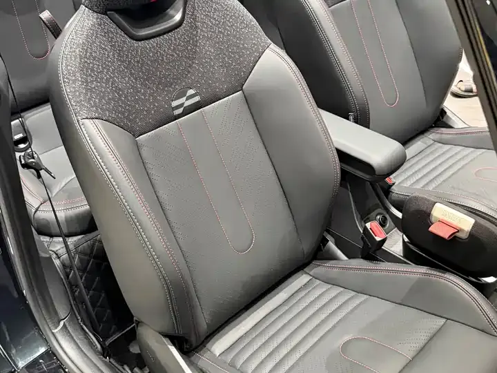 MINI JCW 2025 JOHN COOPER WORKS CABRIO 12