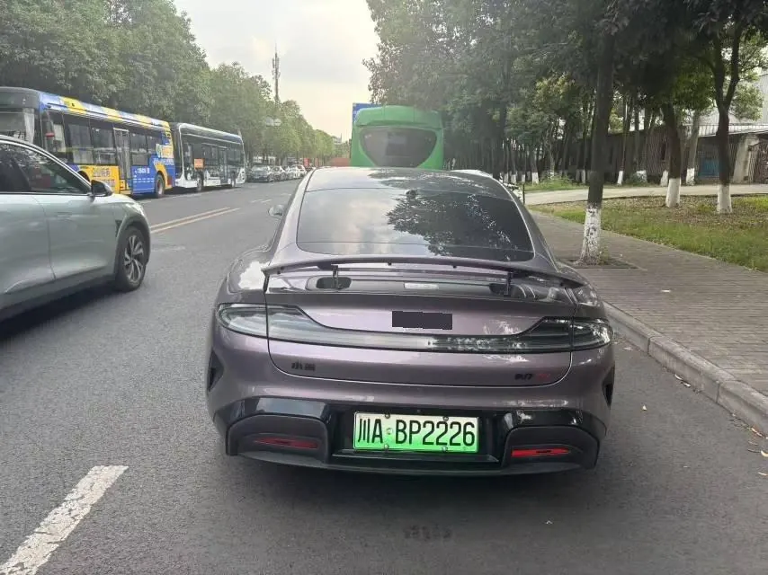 MI 2024 SU 7 750km Four-wheel Drive Max Founding Edition Automatic Gear 4