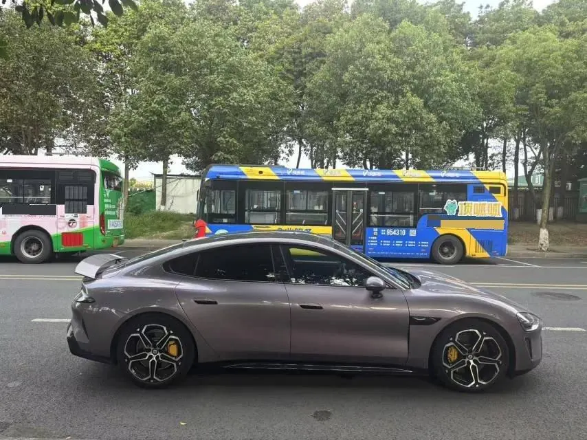 MI 2024 SU 7 750km Four-wheel Drive Max Founding Edition Automatic Gear 5
