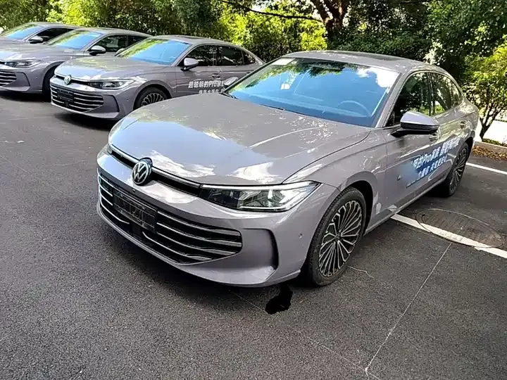 Passat 2025 Pro 380TSI Dragon Edition - View 1