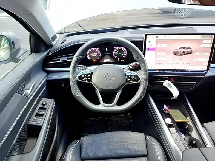 Passat 2025 Pro 380TSI Dragon Edition 11