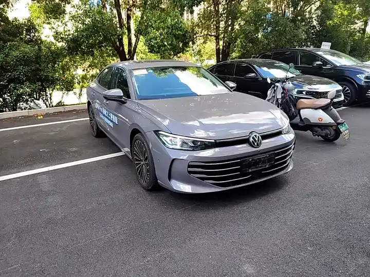 Passat 2025 Pro 380TSI Dragon Edition 4