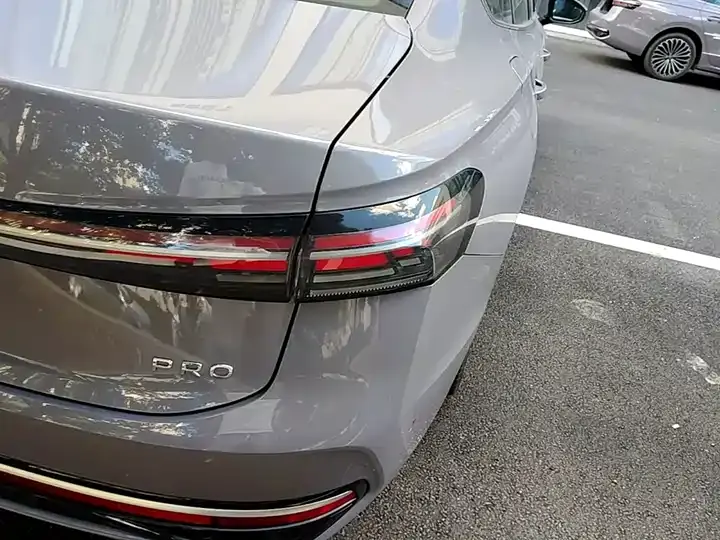 Passat 2025 Pro 380TSI Dragon Edition 8