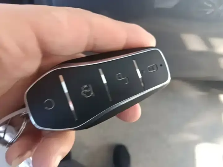 Qin PLUS 2025 DM-i smart driving version 128KM aggressive 9