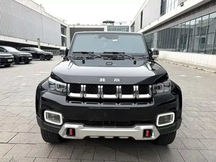 Beijing off-road BJ40 2023 2.0T automatic four-wheel drive city hunter version extreme 2