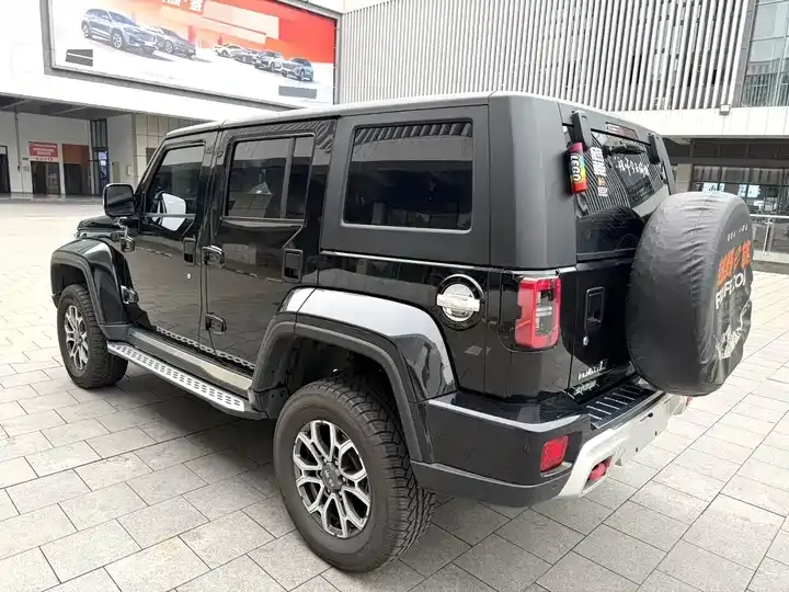 Beijing off-road BJ40 2023 2.0T automatic four-wheel drive city hunter version extreme 7