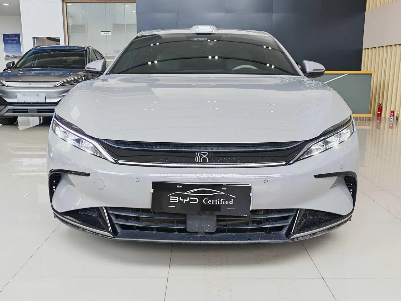 BYD 2025 Han DM-i 1.5T stepless smart driving version 125KM laser Radar flagship automatic gear 2