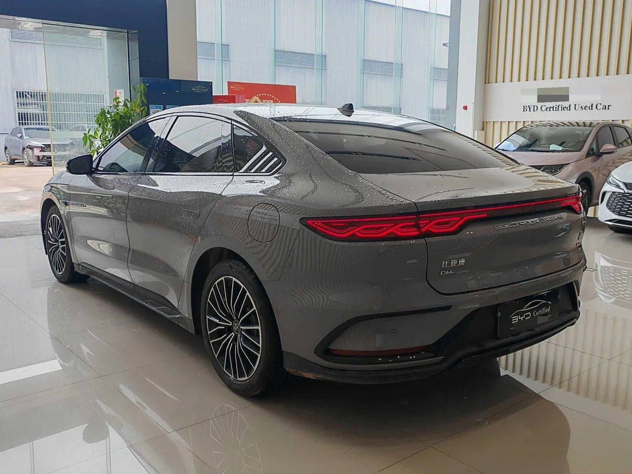 BYD 2025 Han DM-i 1.5T stepless smart driving version 125KM laser Radar flagship automatic gear 7