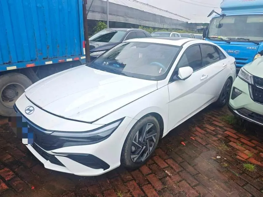 Hyundai 2023 Elantra -3-compartment 1.5 stepless LUX premium automatic gear - View 1