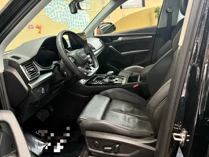 Audi Q5L 2022 model 40T Luxury Dynamic Edition 4