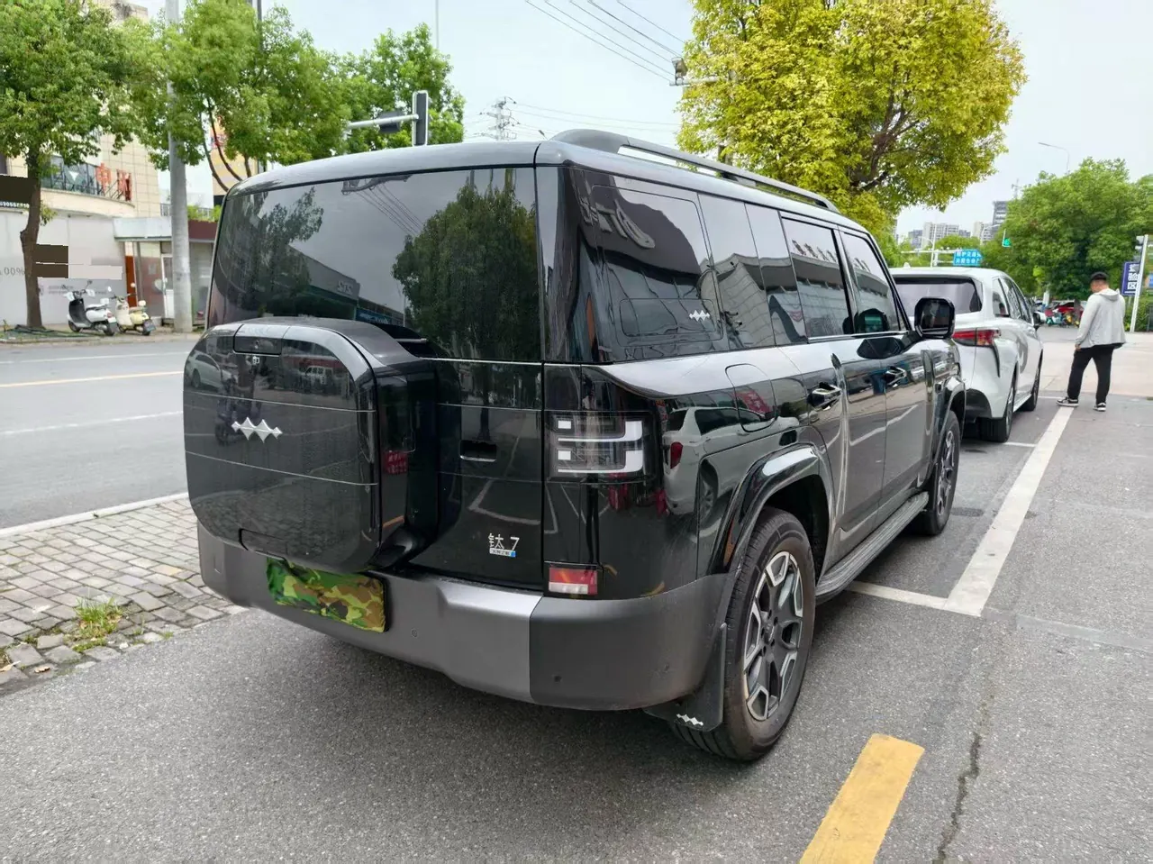 FangChengBao 2025 titanium 7 1.5T stepless 135KM two-drive Pro version automatic gear 3