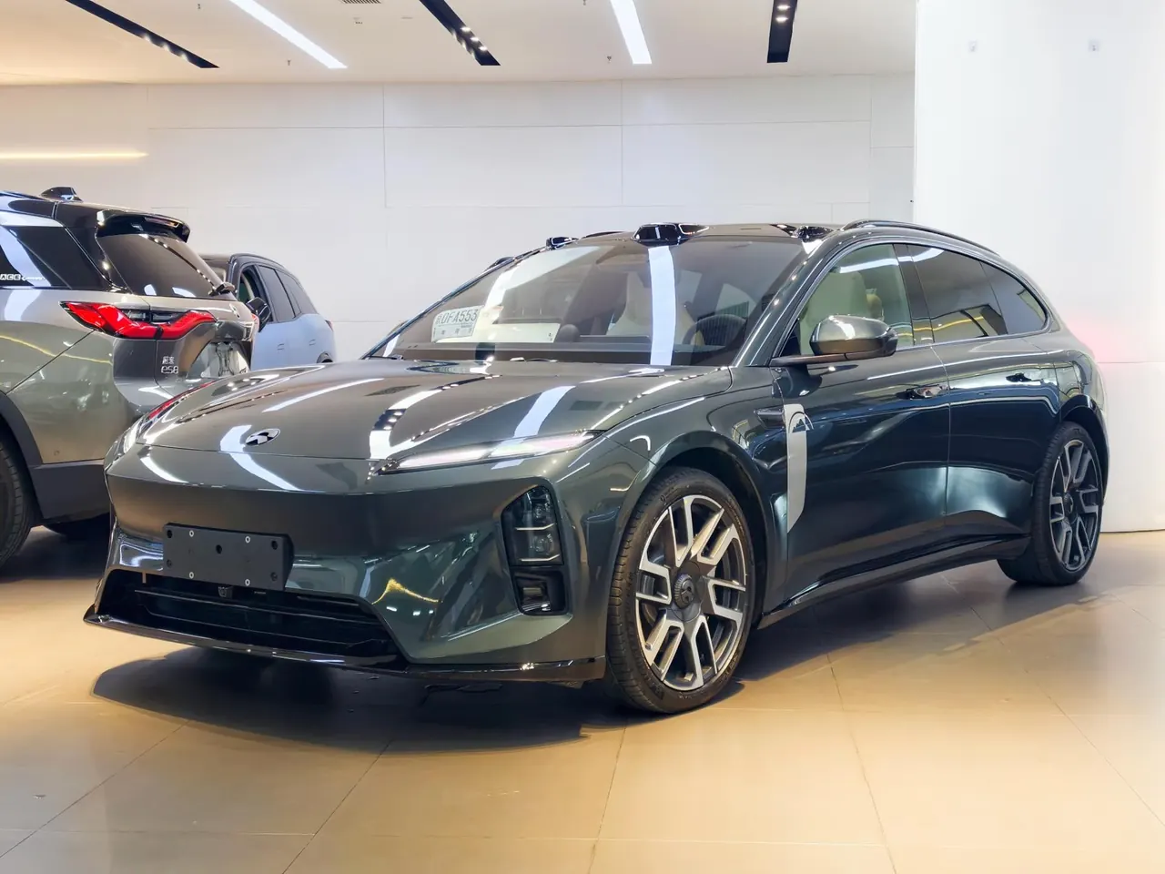 NIO 2026 ET5T Natural Wonderland Edition 100kWh Touring Automatic - View 1