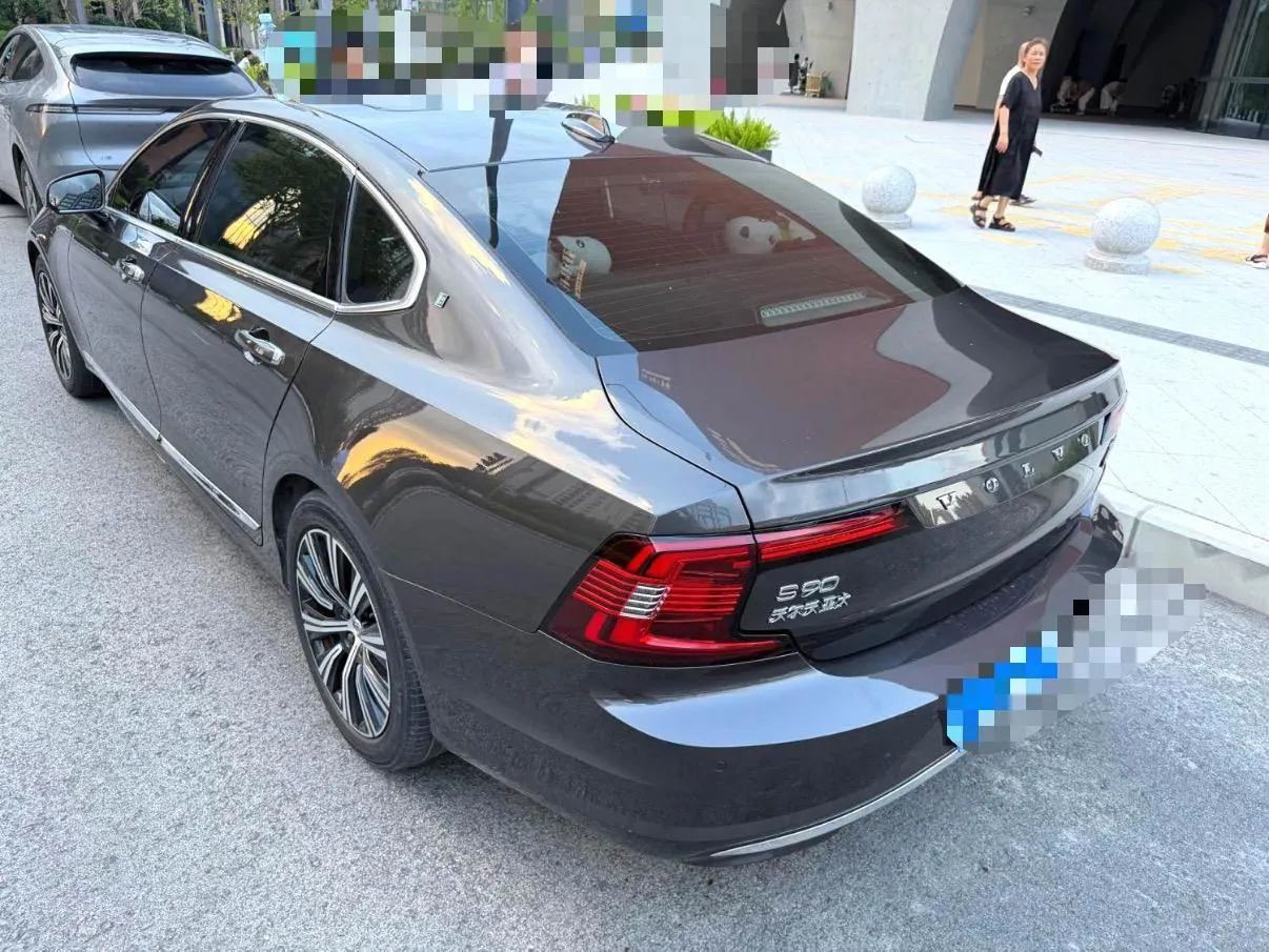 Volvo 2021 S90 48V 2.0T B5 Zhiyuan Deluxe Edition Automatic Gear 6