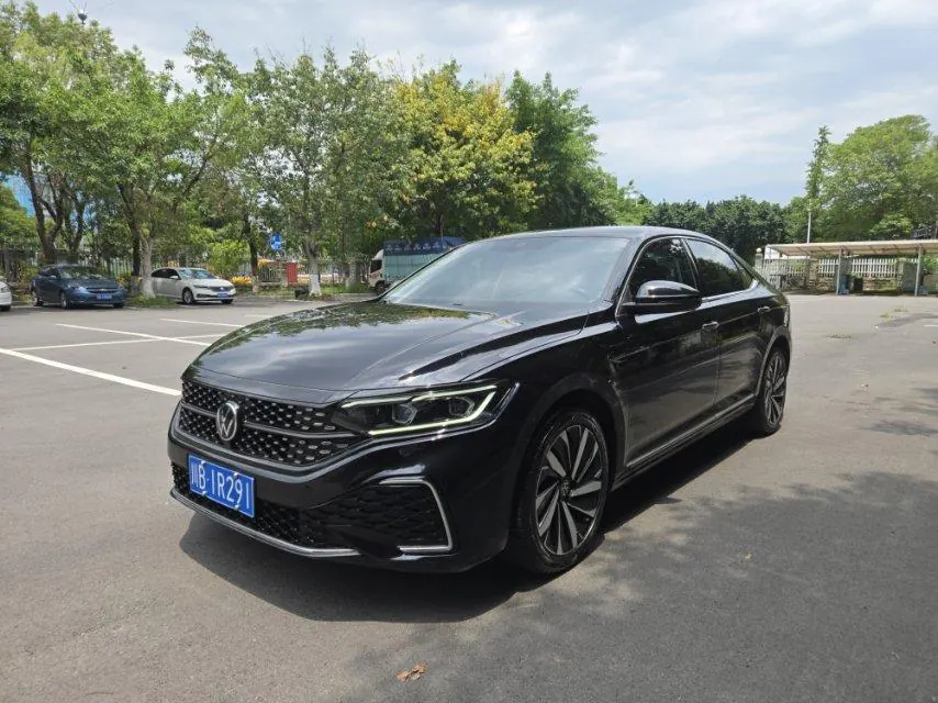 Volkswagen 2021 Passat 2.0TSI 330TSI Premium Edition Automatic Gear - View 1