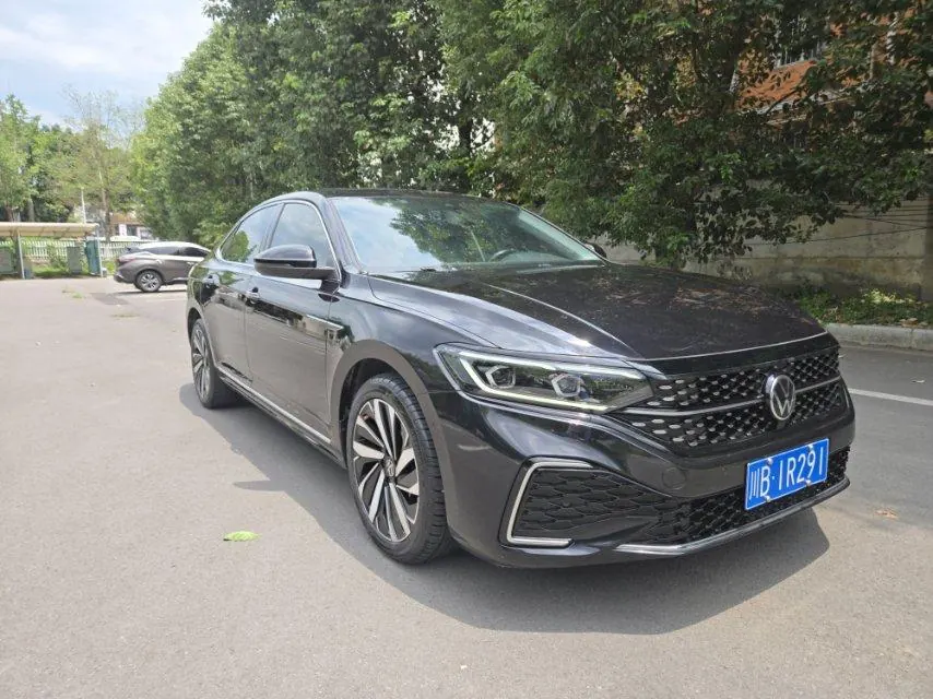 Volkswagen 2021 Passat 2.0TSI 330TSI Premium Edition Automatic Gear 3