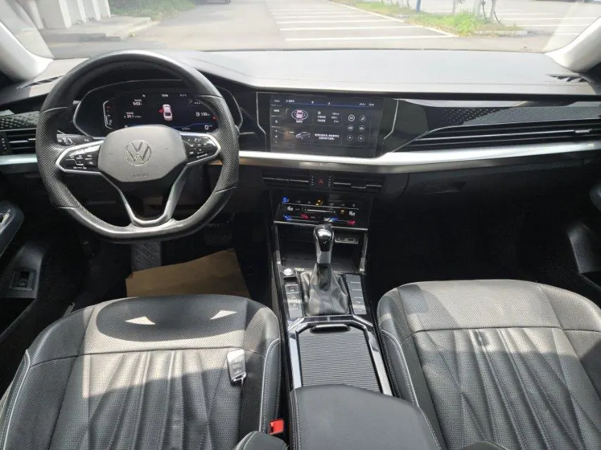 Volkswagen 2021 Passat 2.0TSI 330TSI Premium Edition Automatic Gear 4