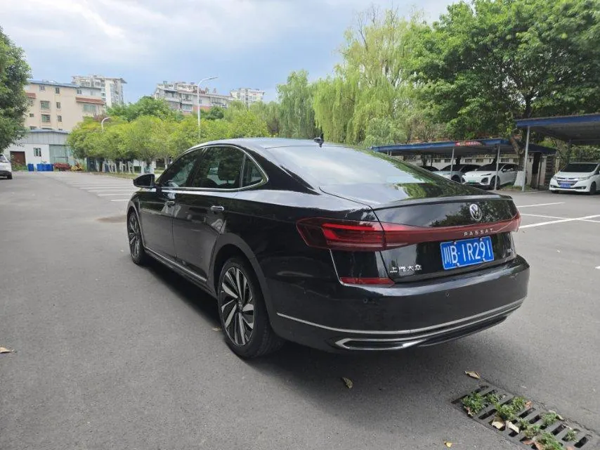 Volkswagen 2021 Passat 2.0TSI 330TSI Premium Edition Automatic Gear 9