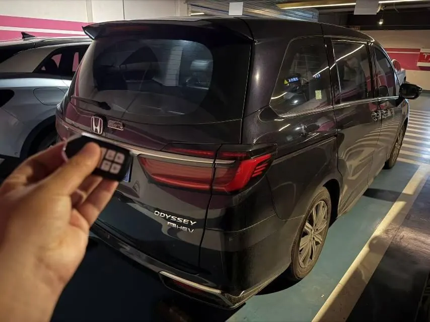Honda 2022 Odyssey Hybrid 2.0 Stepless Sharp and Leading Edition Automatic Gear 3