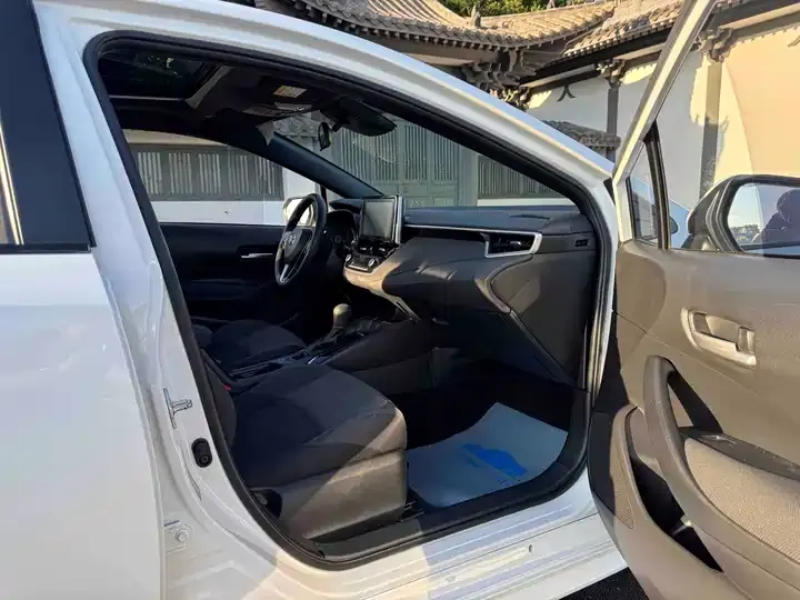 Levin 2022 185T CVT Luxury Edition 10