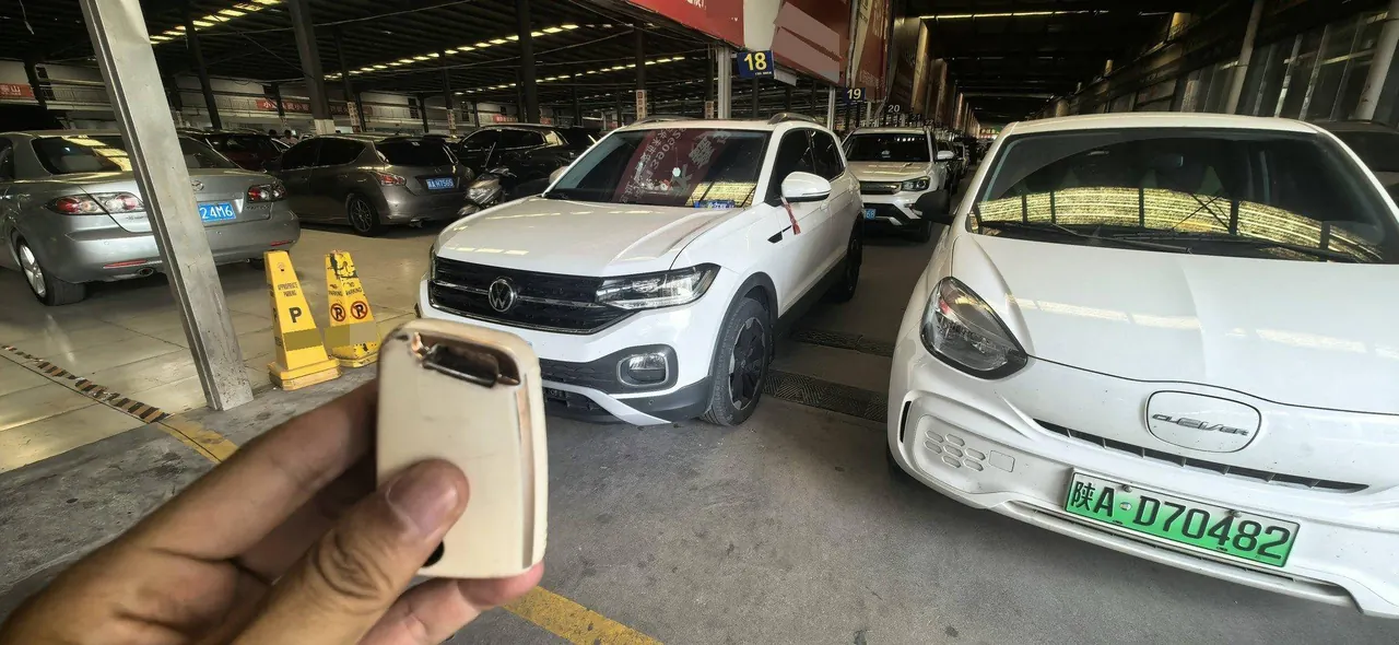 Открыть галерею: Volkswagen 2021 Shadow Exploration 1.5 Yue Zhi Lian Edition Automatic Gear