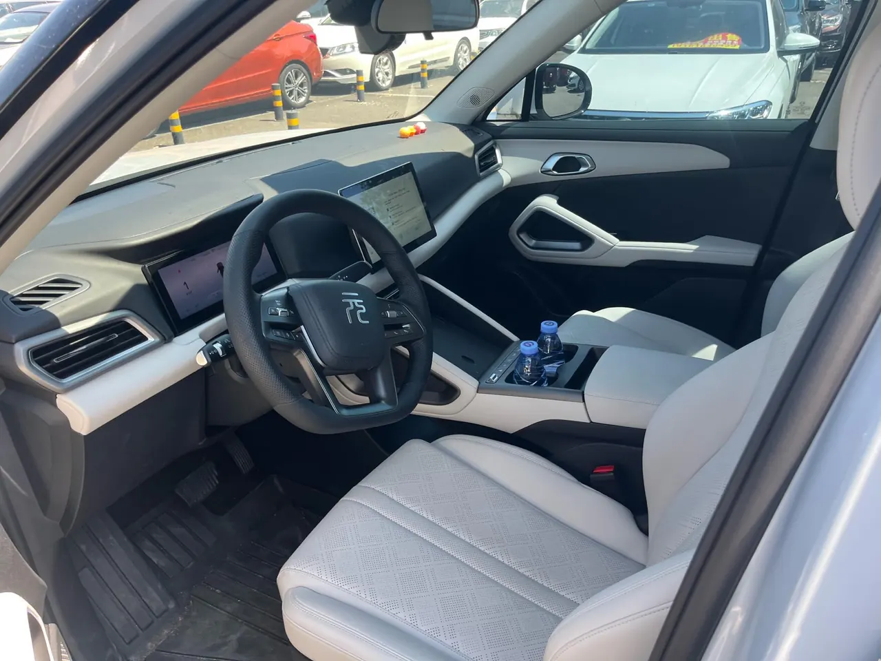 BYD 2025 Yuan UP 301KM Pilot Automatic Gear 4