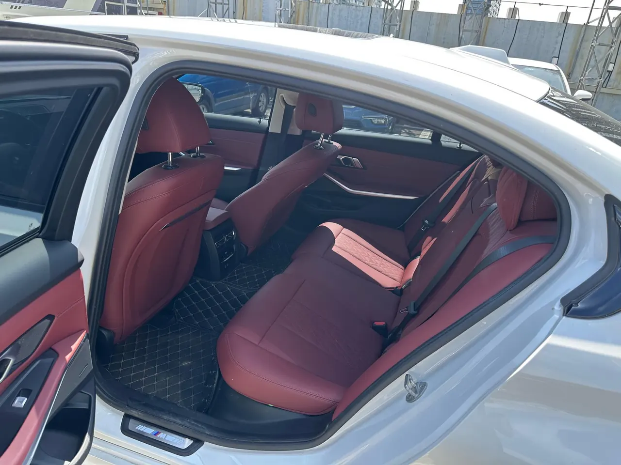 BMW 3 Series 2025 330Li 2.0T M Sports Obsidian Night Suit Automatic Gear 3