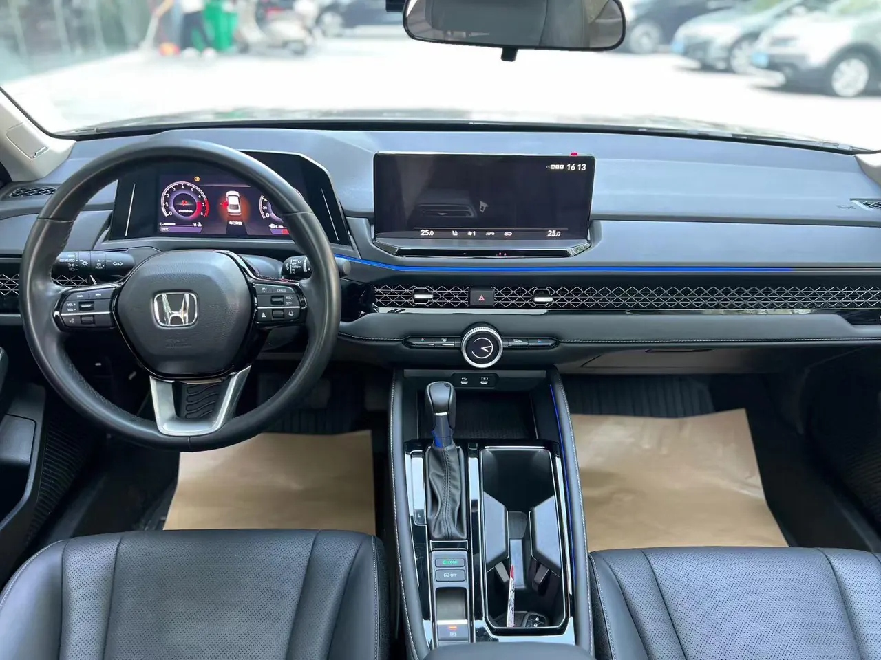 Honda 2025 11th Generation Accord 1.5T Stepless 260TURBO Premium Edition Automatic Gear 3