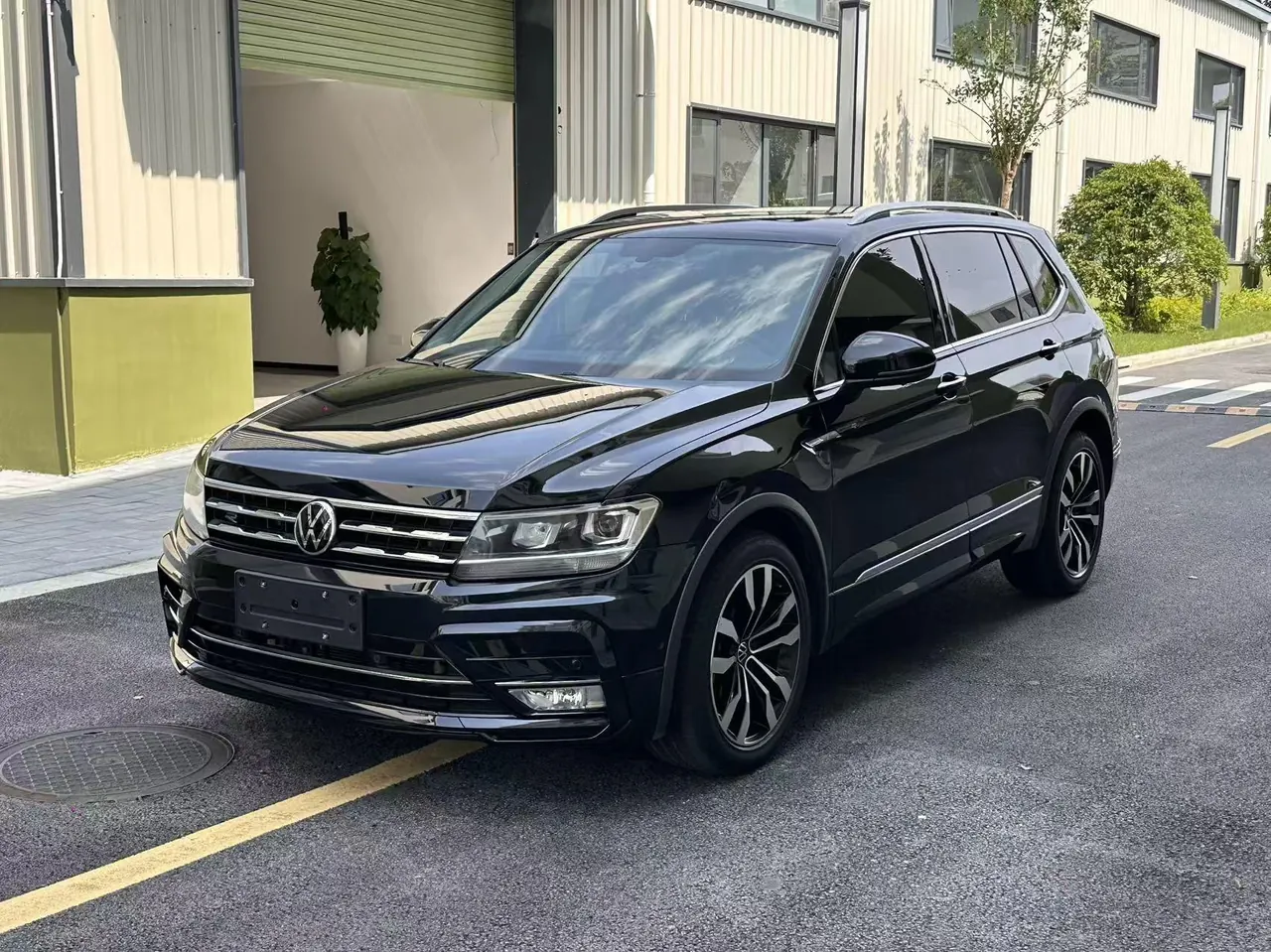 打开图片灯箱:Volkswagen 2021 Tiguan L R-Line 2.0TSI 330TSI Two-Drive Overdrive Automatic Gear