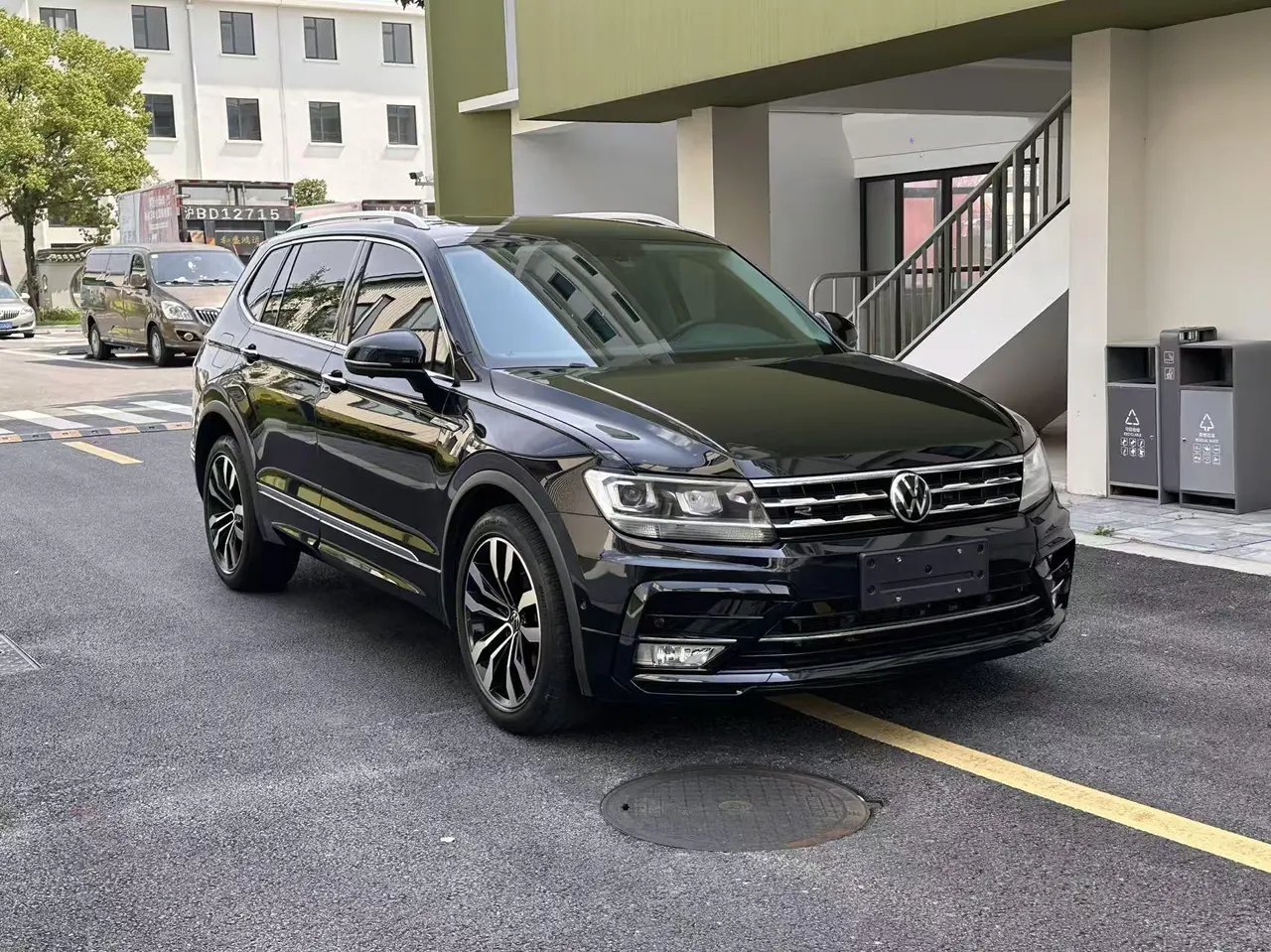 Volkswagen 2021 Tiguan L R-Line 2.0TSI 330TSI Two-Drive Overdrive Automatic Gear 3