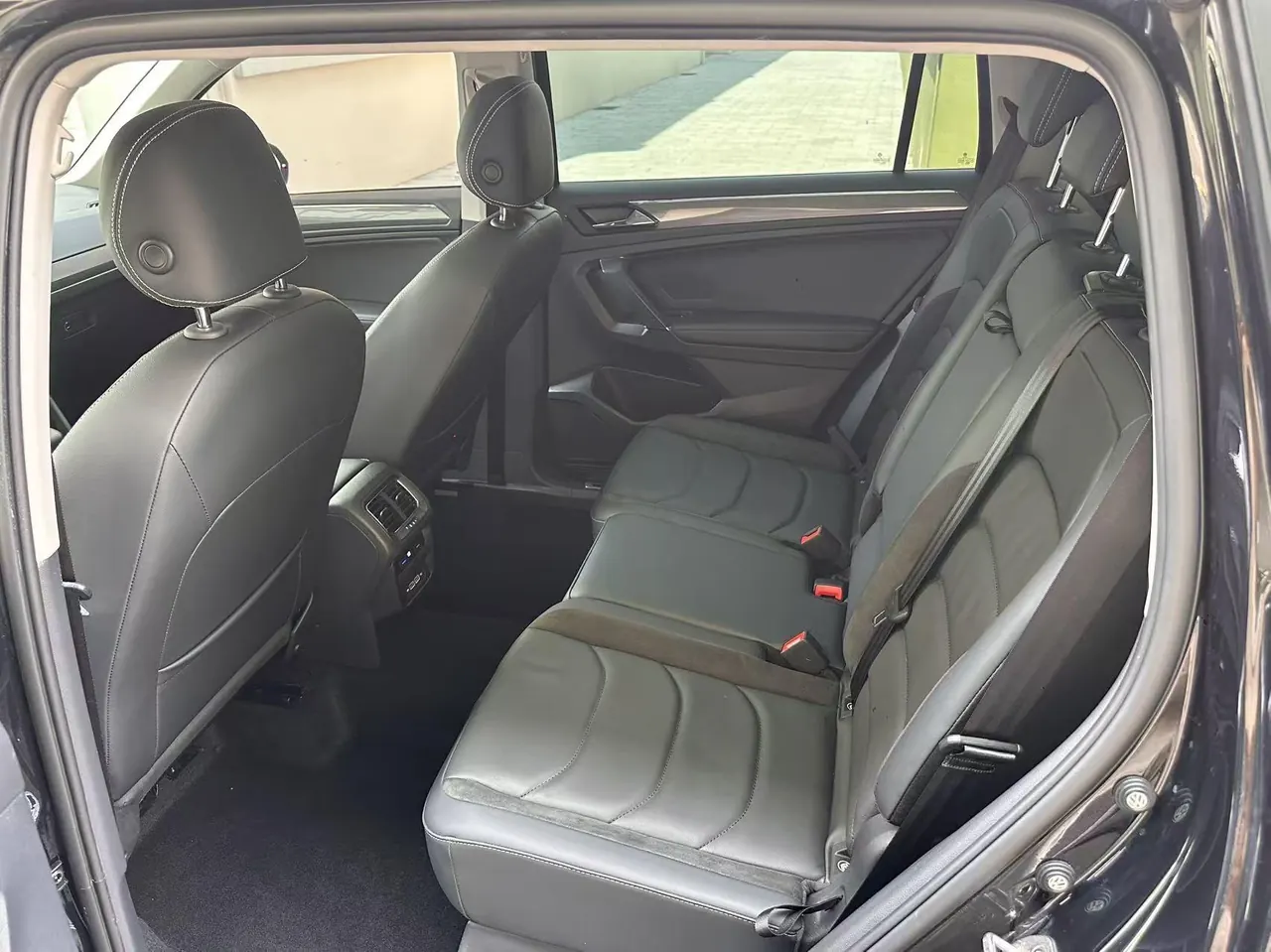 Volkswagen 2021 Tiguan L R-Line 2.0TSI 330TSI Two-Drive Overdrive Automatic Gear 5