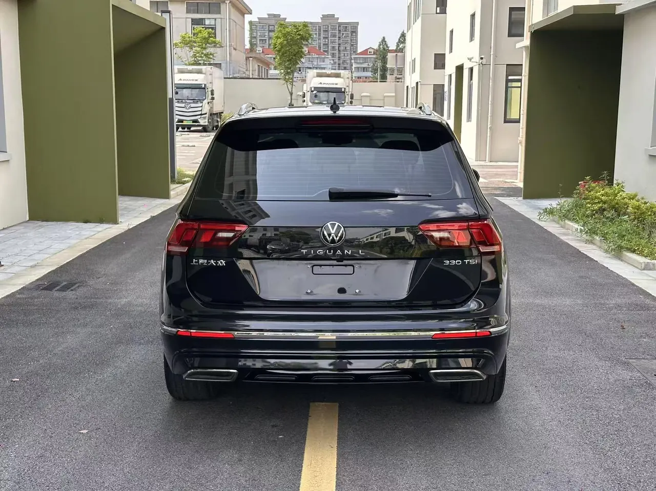 Volkswagen 2021 Tiguan L R-Line 2.0TSI 330TSI Two-Drive Overdrive Automatic Gear 8