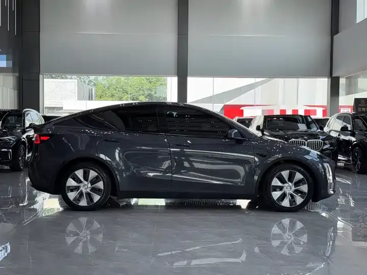 Model Y 2021 long-range all-wheel drive 2