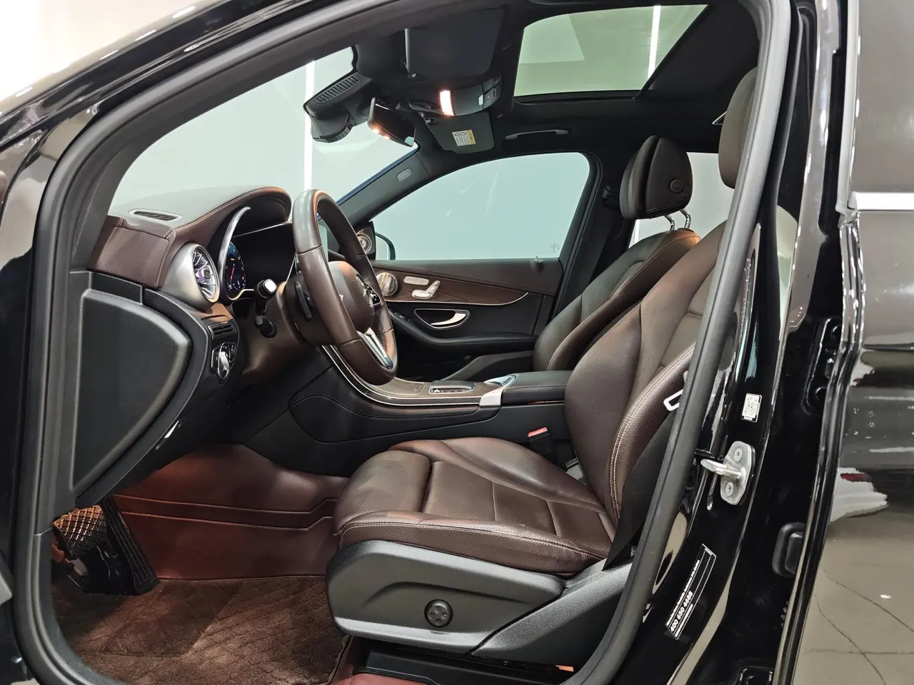 Mercedes Benz 2022 GLC 300 L 4MATIC 2.0T Dynamic (Modified) Automatic Gear 5