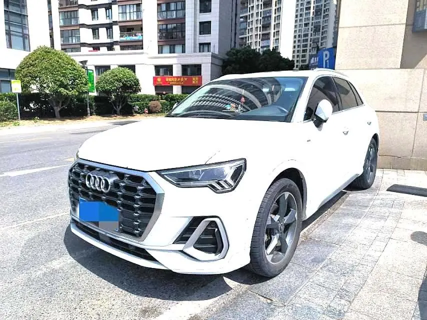 Audi 2024 Q3 1.5TFSI 35TFSI Fashion Dynamic Automatic - View 1