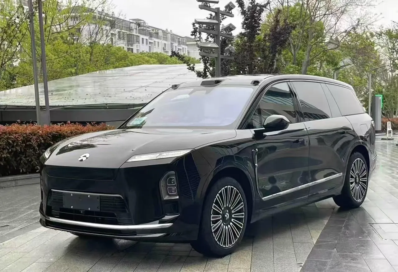 NIO 2026 ES8 6-seat executive deluxe automatic gear - View 1