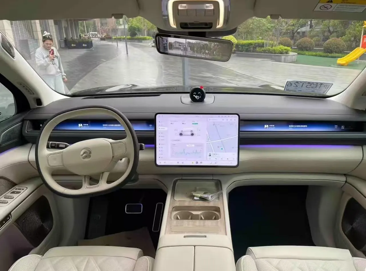 NIO 2026 ES8 6-seat executive deluxe automatic gear 3